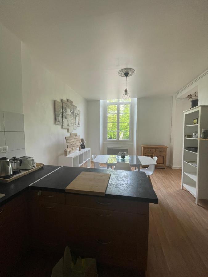 Le Chateau Emile Loubet - Appartement Entier La Begude-de-Mazenc ภายนอก รูปภาพ